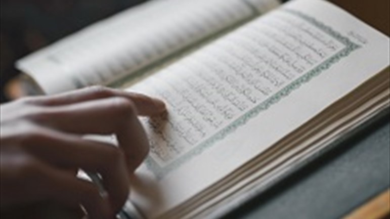 التَّوجيهُ القرآنيُّ للتَّعامل مع المستهزئين بالدِّين
