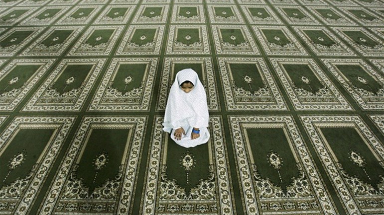 كيف أقنع خطيبي بالصَّلاة والصَّوم؟
