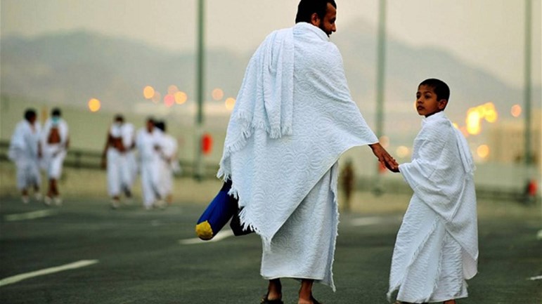 هل وجود الأطفال القاصرين مانع من الحجّ؟
