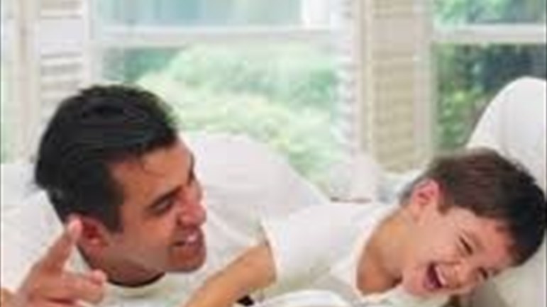 تعامل الأهل مع الابن الأصغر.