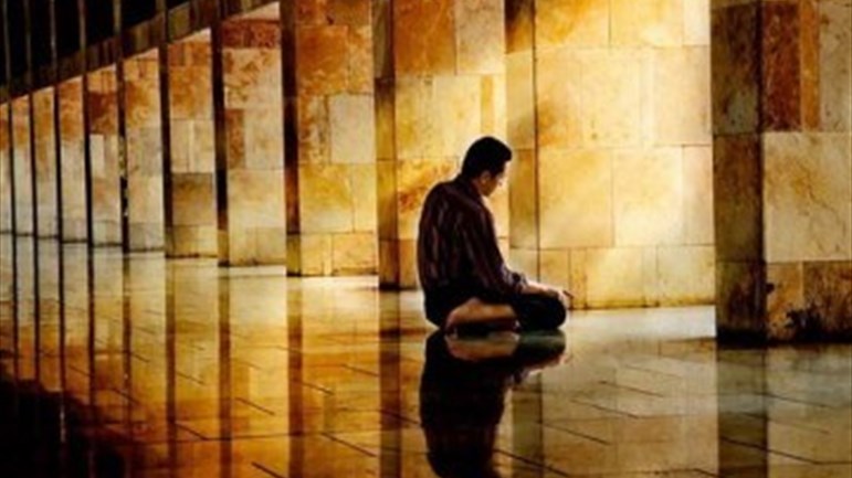 صفات الإنسان السَّائر في طريق الحقّ