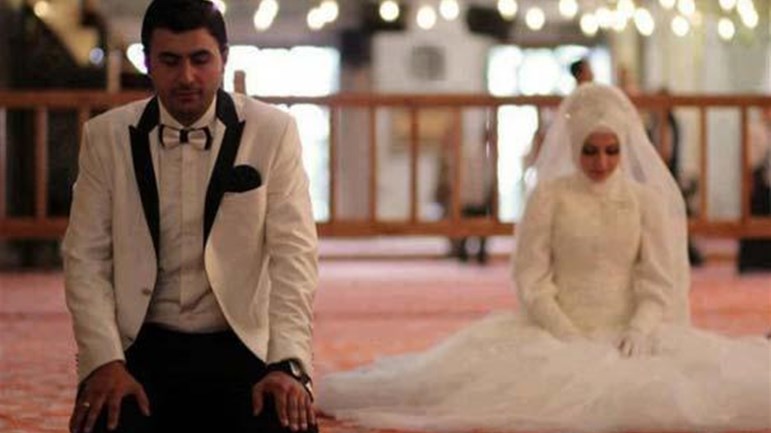 هل يحقّ للفتاة أن تبادر إلى اختيار الزّوج؟!