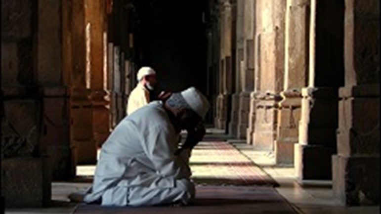 الرّقابة الإلهيّة في حياة الإنسان