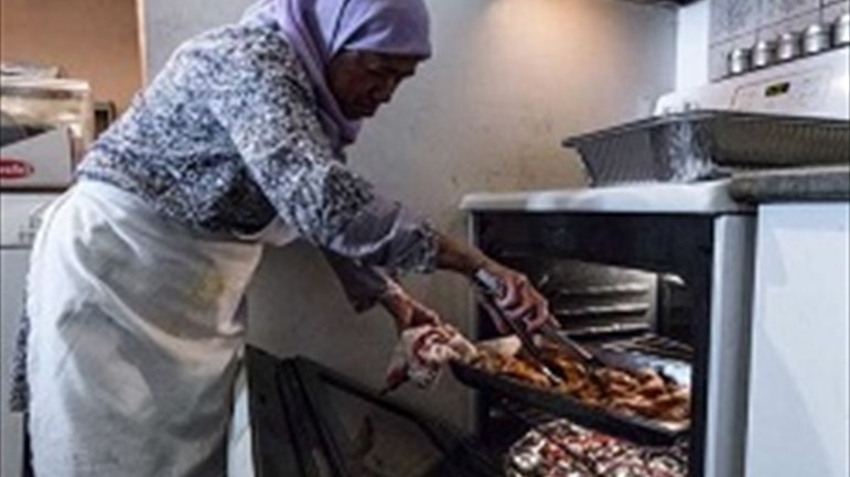 عمل المرأة في البيت
