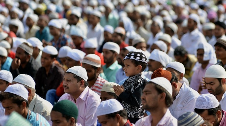 الاستكبار يريد تدجين العالم الإسلاميّ كلّه