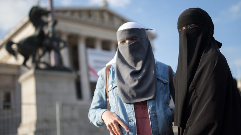 الزواج المختلط في السويد والغرب