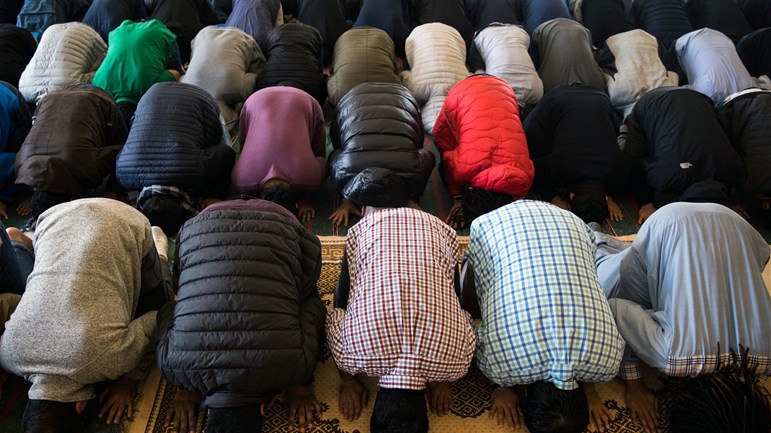 أثر صلاة الجماعة في حياة المسلمين