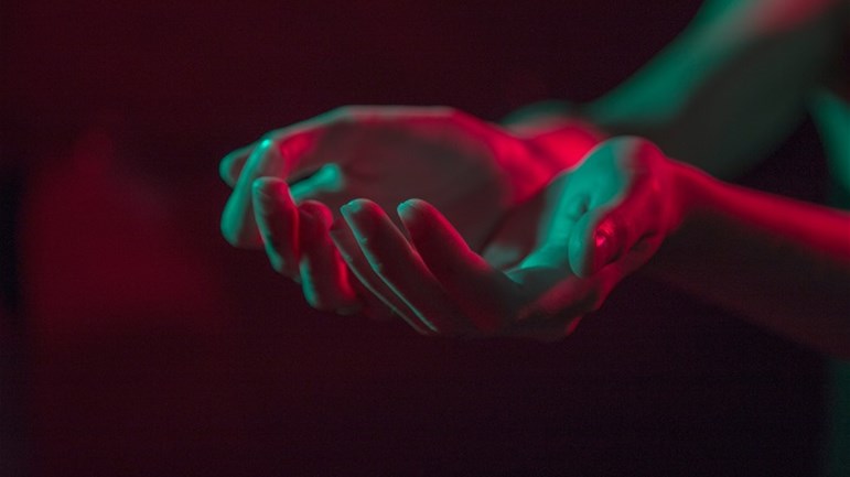 علاقة الإنسان بالله أيّام الخير وأوقات الشر