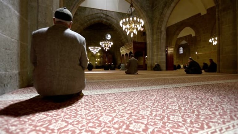 الغافلون التَّائبون: هل نرحِّب بهم أم نرفضهم؟!