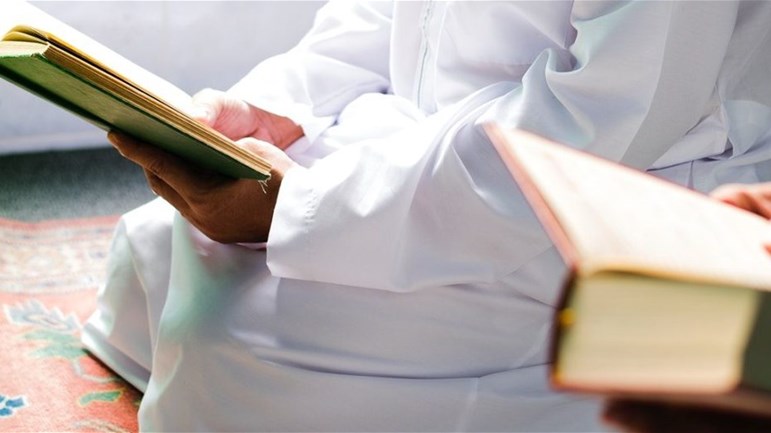 أمام الإغراء والتّخويف.. كيف يتصرّف الدّاعية؟!