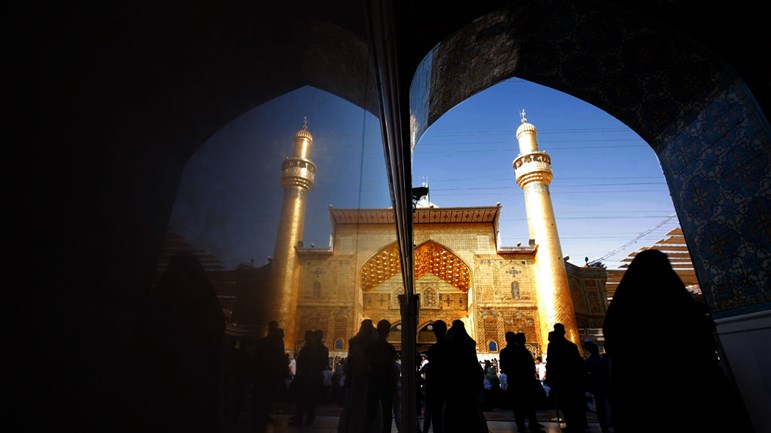 الواقفونَ موقفَ الخزيِ يومَ القيامةِ