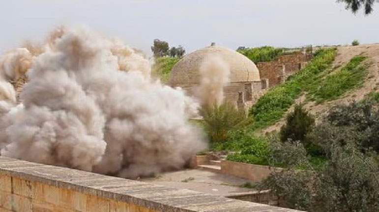 The view of Islam towards destroying shrines 