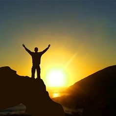 صاحب الشَّخصيَّة المتفائلة
