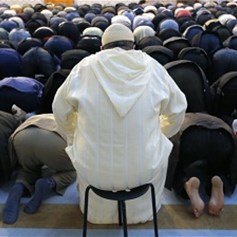 مصلحة الإسلام والمسلمين هي الأهمّ