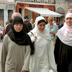 كيف نواجه الأجواء المنحرفة في الغرب؟