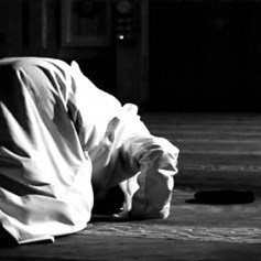 ما يرفع النَّفس البشريَّة وما يضعها