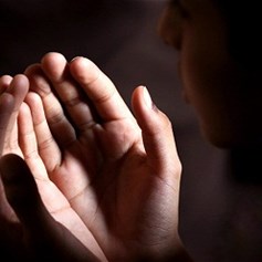 ولدي متشدّد دينيّاً.. ماذا أفعل؟