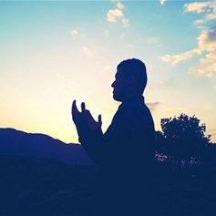دعوة الله في استقامة الطّريق ووضوح الهدف