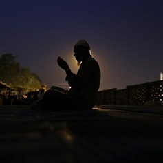 الحذر من أن نكون قرناء الشّيطان