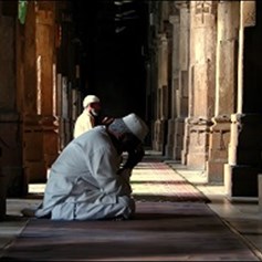 الرّقابة الإلهيّة في حياة الإنسان