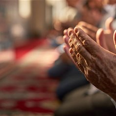 اجتماع المؤمنين للدّعاء
