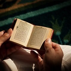 هل ينتفع العلماء بالعلم وينفعون به؟