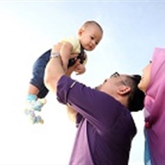تربية الأبناء مسؤوليَّة الأمّ أم الأب؟!