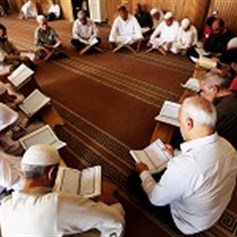 العلم دينٌ يُدان به