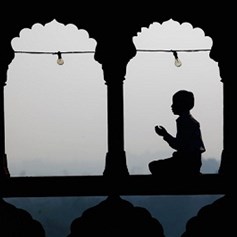 دعوة الله المؤمنين لذكره وتسبيحه