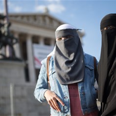 الزواج المختلط في السويد والغرب