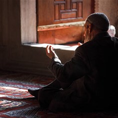 ما معنى: "التكبّر على المتكبّر عبادة"؟