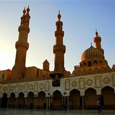 الإسلام الحقّ في مواجهة المنافقين