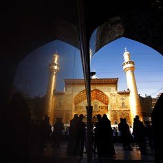 الواقفونَ موقفَ الخزيِ يومَ القيامةِ
