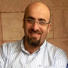انطوائيَّة وخجولة وضعيفة الشخصيَّة.. كيف أتغيَّر؟!
