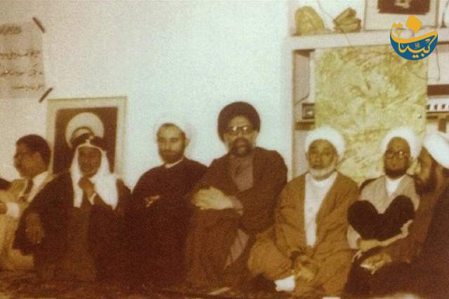 تابين الشيخ باقر العصفور في البحرين 1979 الشيخ سليمان المدني الشيخ سعيد العريبي الشيخ منصور الستري الشيخ علي كوراني والملا عطية الجمري الصورة من توفيق الرياشي
