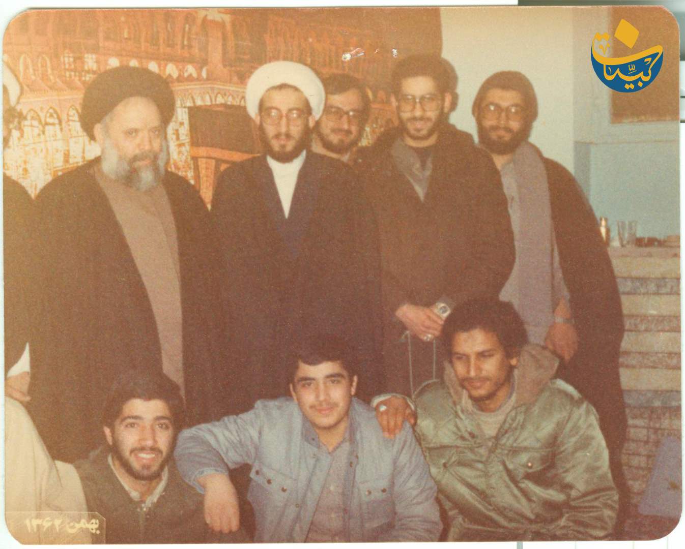 لقاء سماحته بمجموعة من طلبة العلوم الدينية الكويتيين في فبراير 1984 بمنزل الشيخ حبيب الكاظمي ـ قم