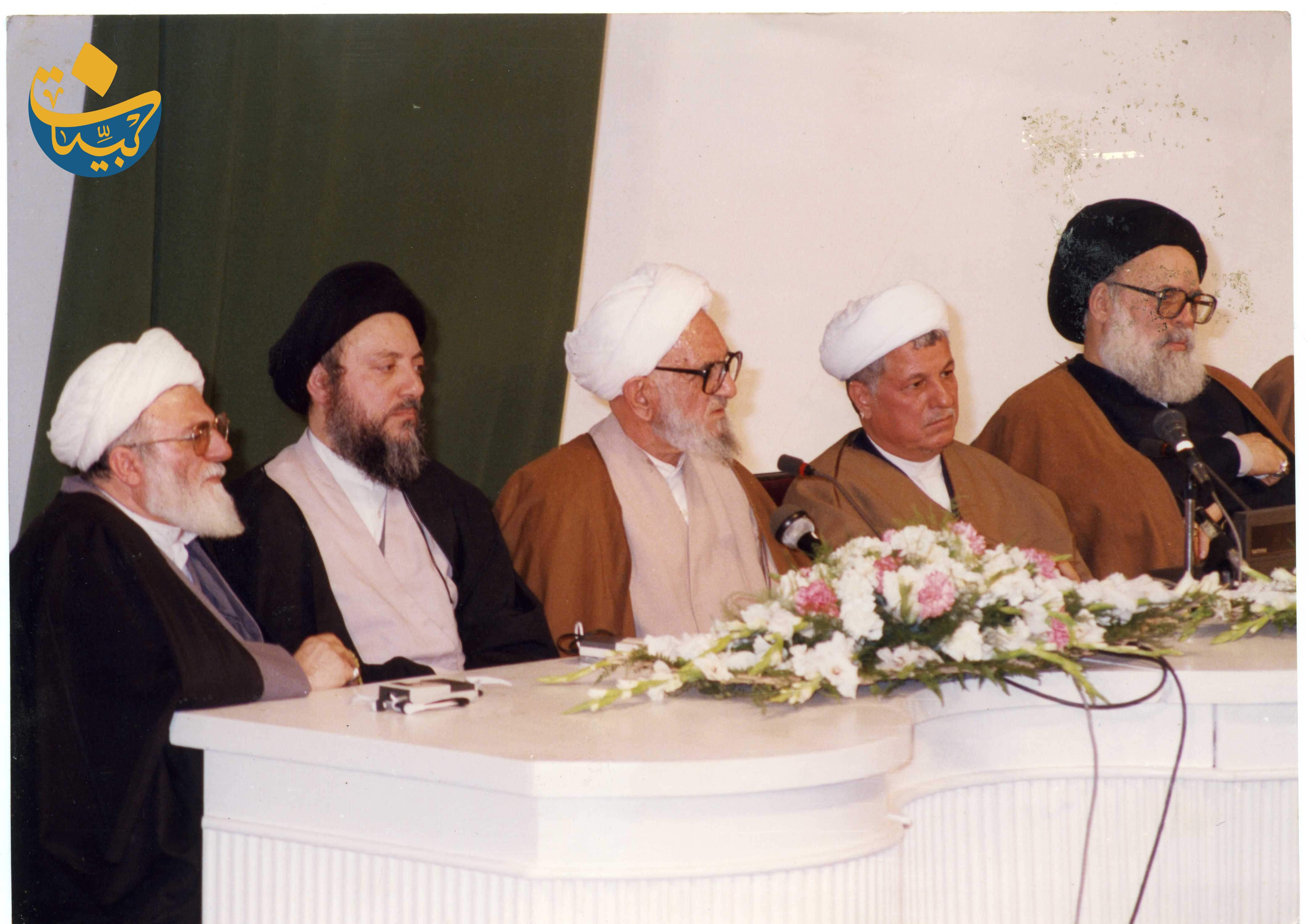 مؤتمر في إيران مع الشيخ رفسنجاني ومحمد باقر الحكيم 