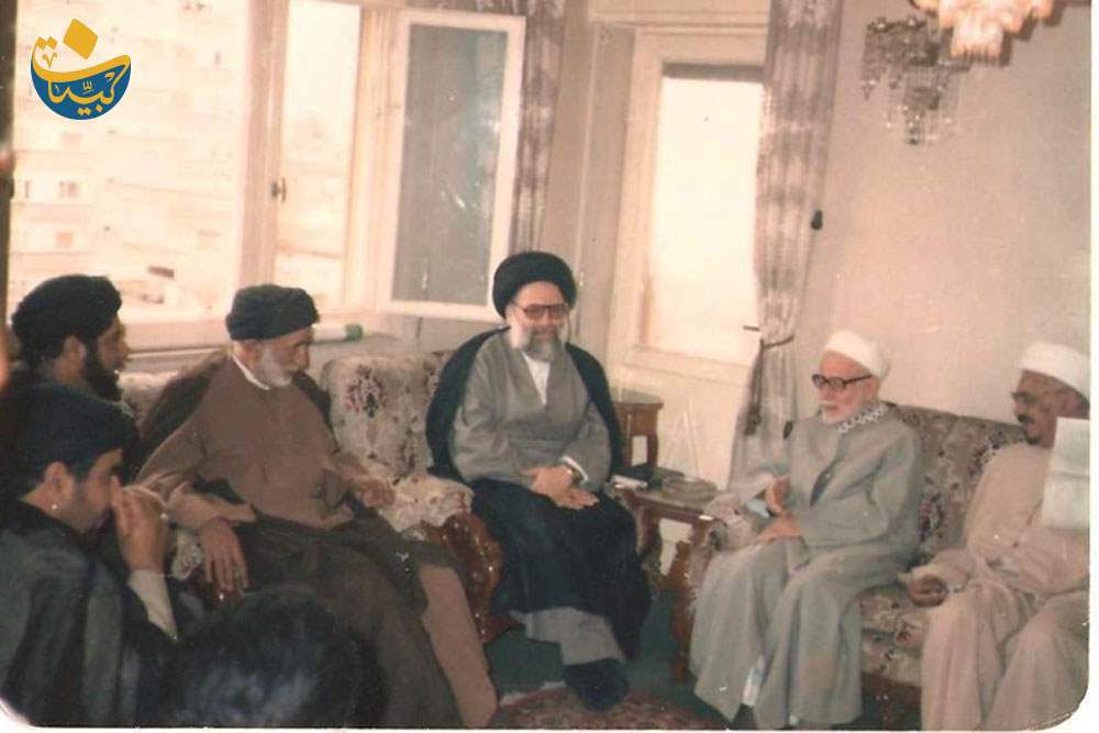 مع الشيخ السهلاني والشيخ عبد الرحمن الخير والسيد فضل الله والسيد جمال الدين والسيد عامر الحلو والسيد داخل الخطيب