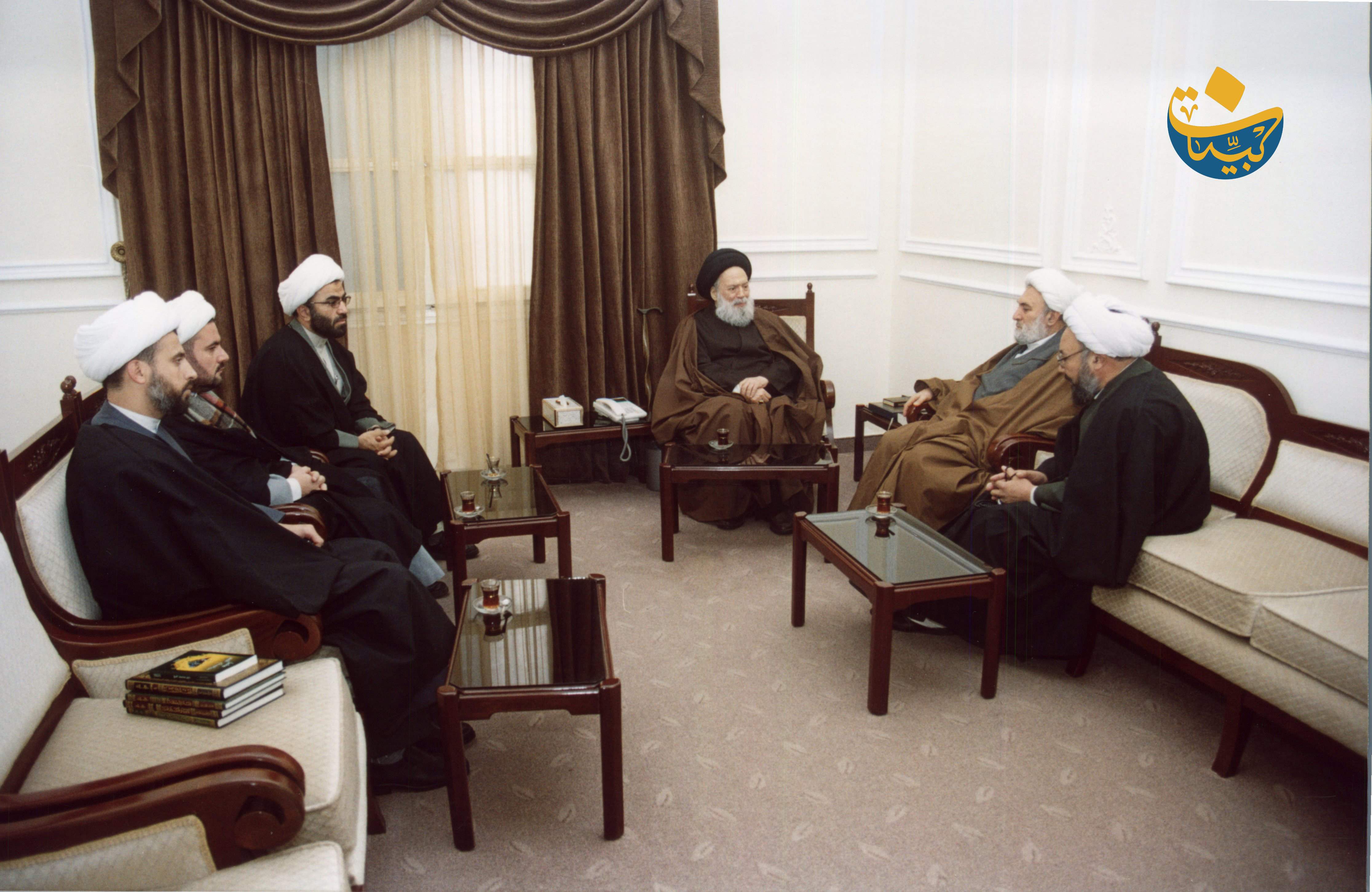 الشيخ حسين الخشن و الشيخ علي حلاوي والشيخ احمد طالب مع رجل دين 2004