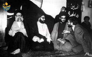 المرجع السيد فضل الله والسيد عباس الموسوي والسيد حسن نصر الله والسفير الايراني