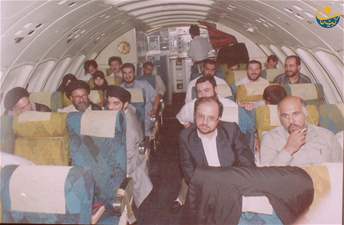 في الطائرة عائدا من ايران 1984