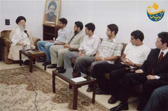 02 06 2005   وفد طلاب الجامعة الاميركية في بيروت